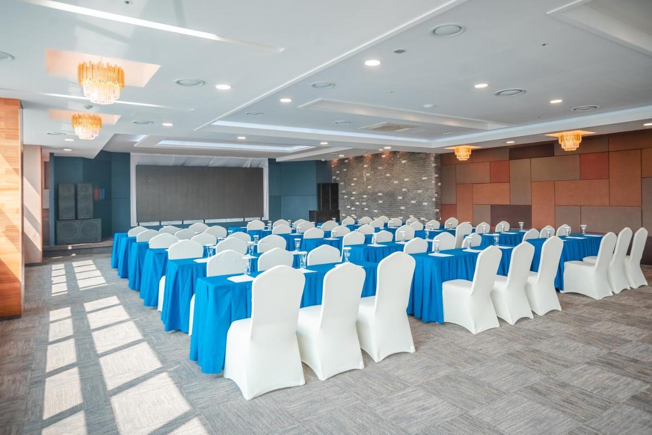 The Blue Sky Hotel And Tower Ulaanbaatar Exterior photo