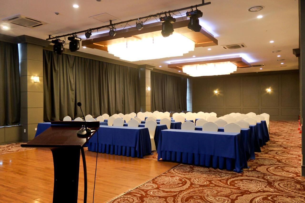 The Blue Sky Hotel And Tower Ulaanbaatar Exterior photo